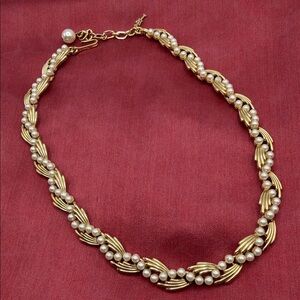 Crown Trifari faux pearl & gold-tone choker/necklace from the mid-century era
